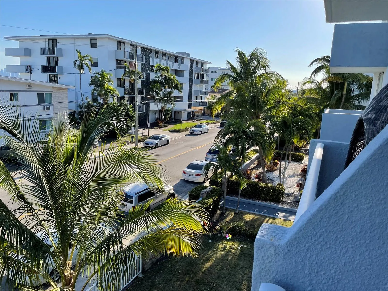 1801 S Treasure Dr, #323
