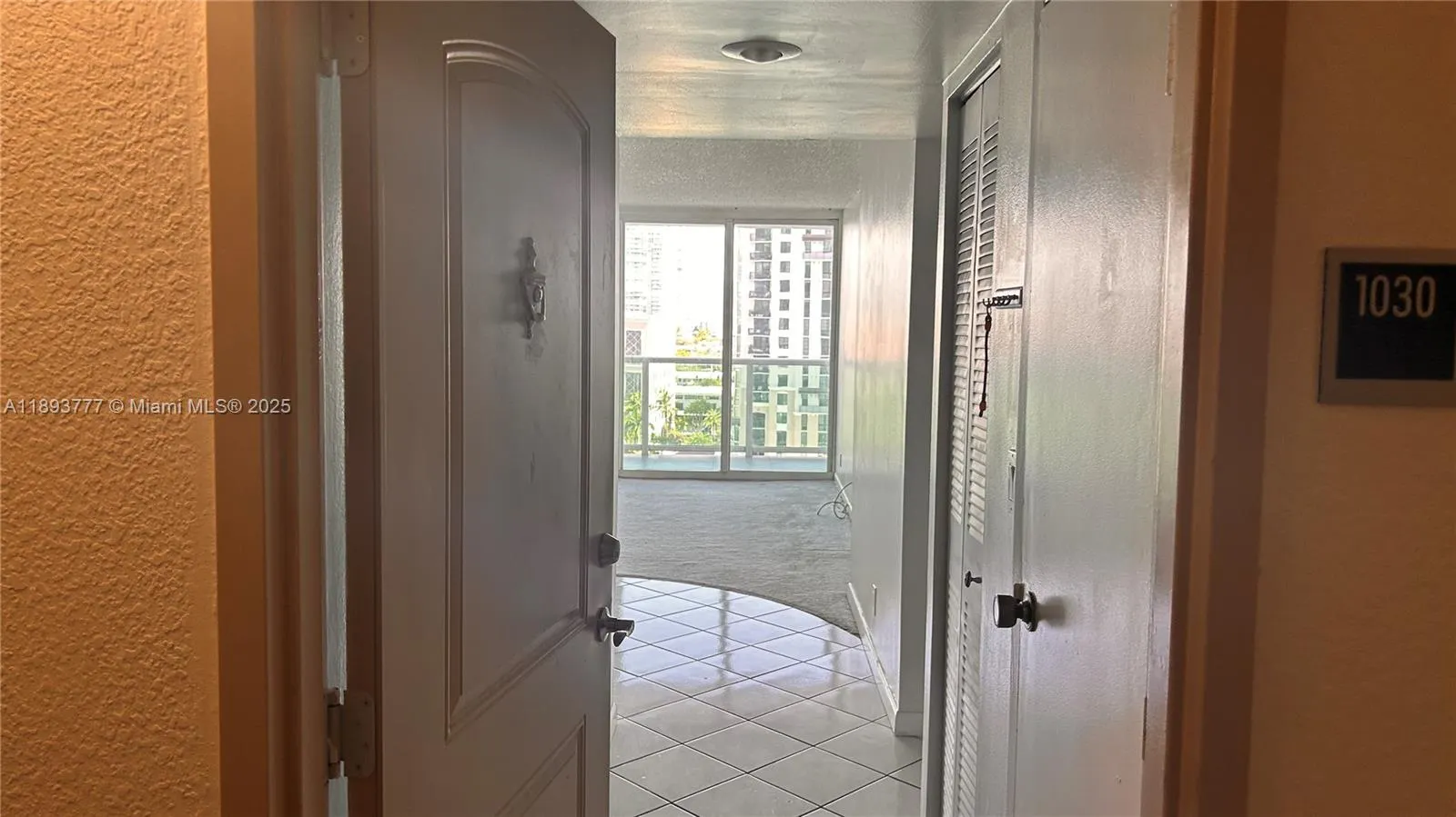 100 Bayview Dr, #1030