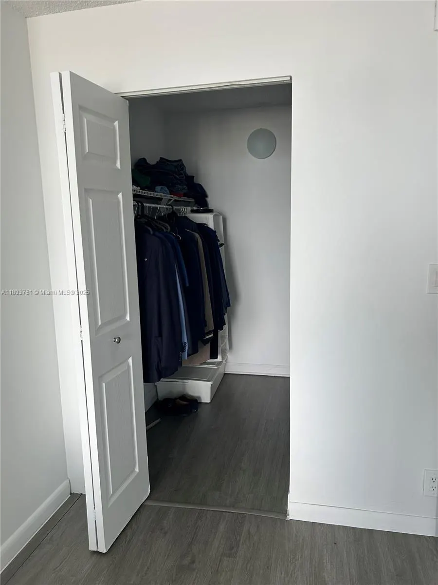 1800 Collins Ave, #15B
