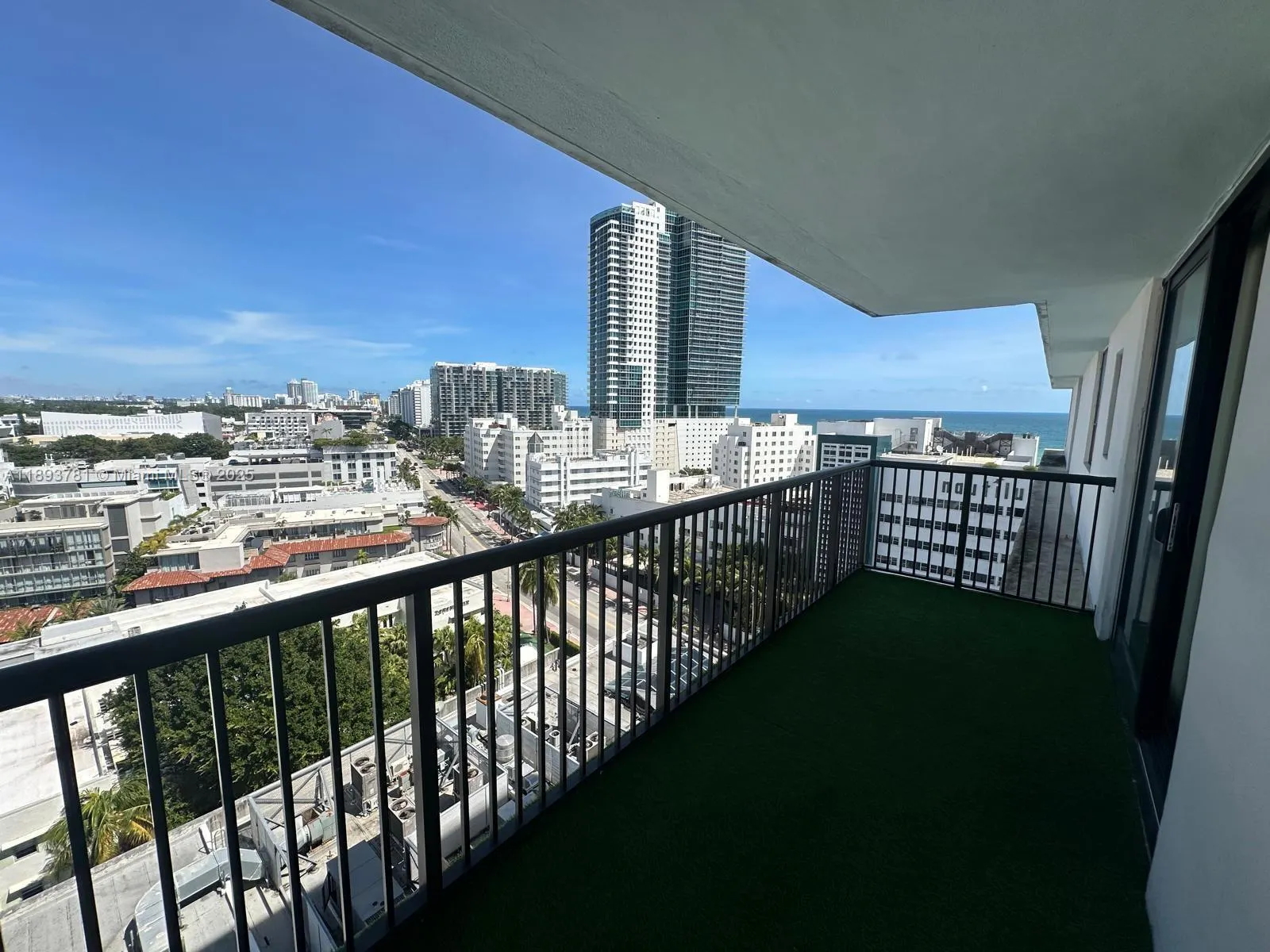 1800 Collins Ave, #15B
