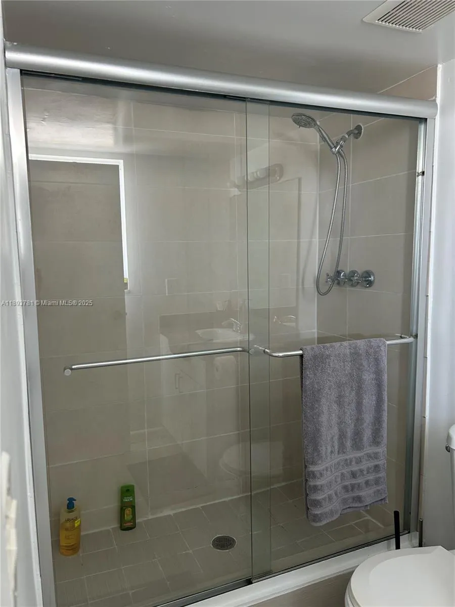 1800 Collins Ave, #15B