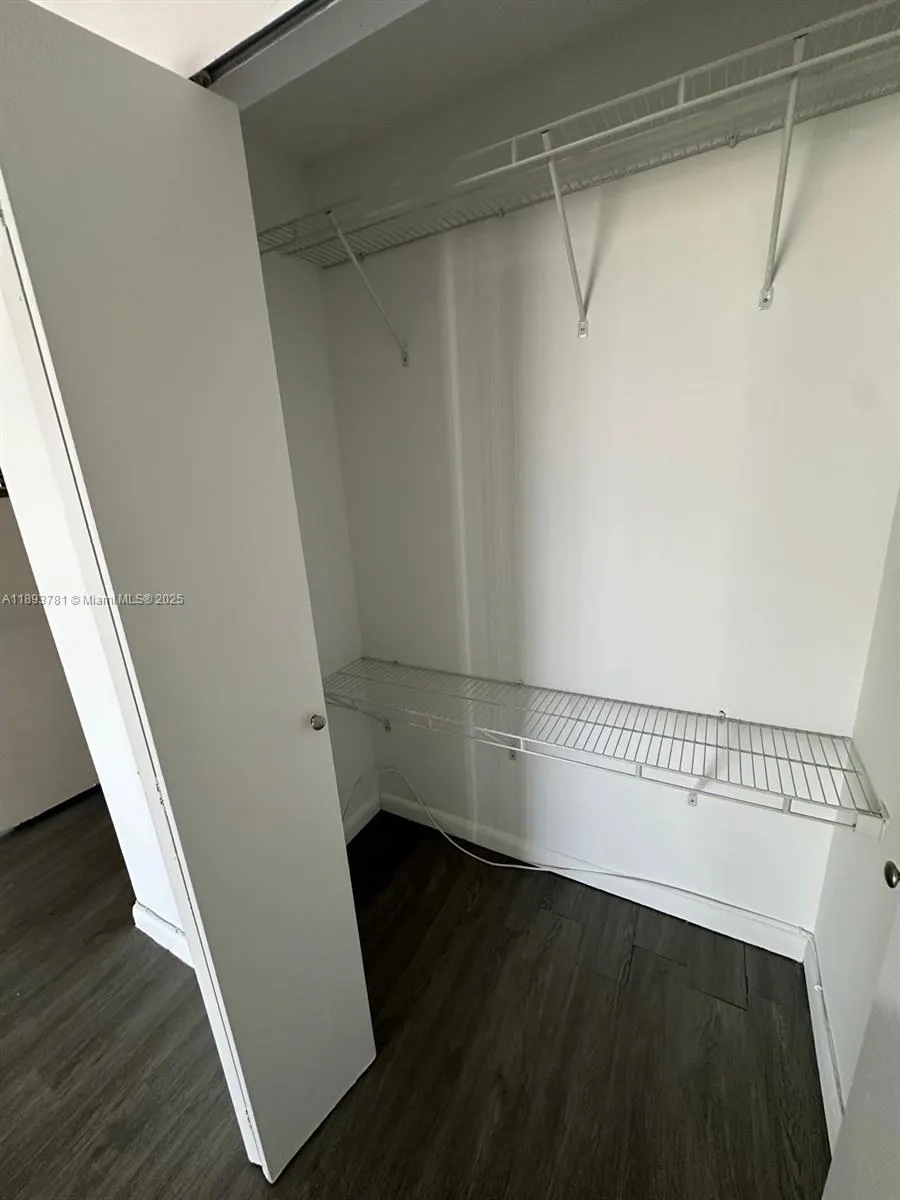 1800 Collins Ave, #15B