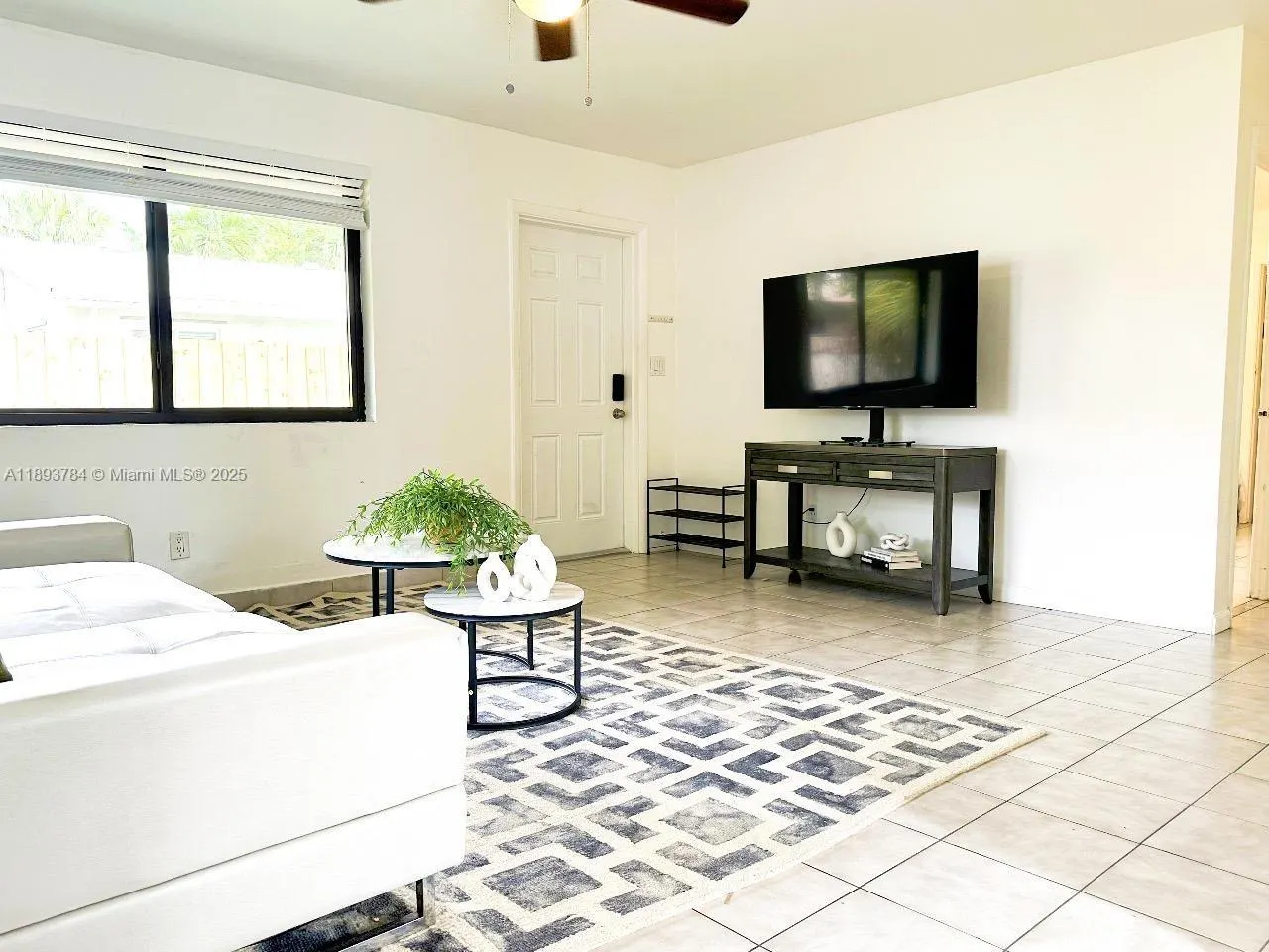 1505 SW 22nd St, #1-2