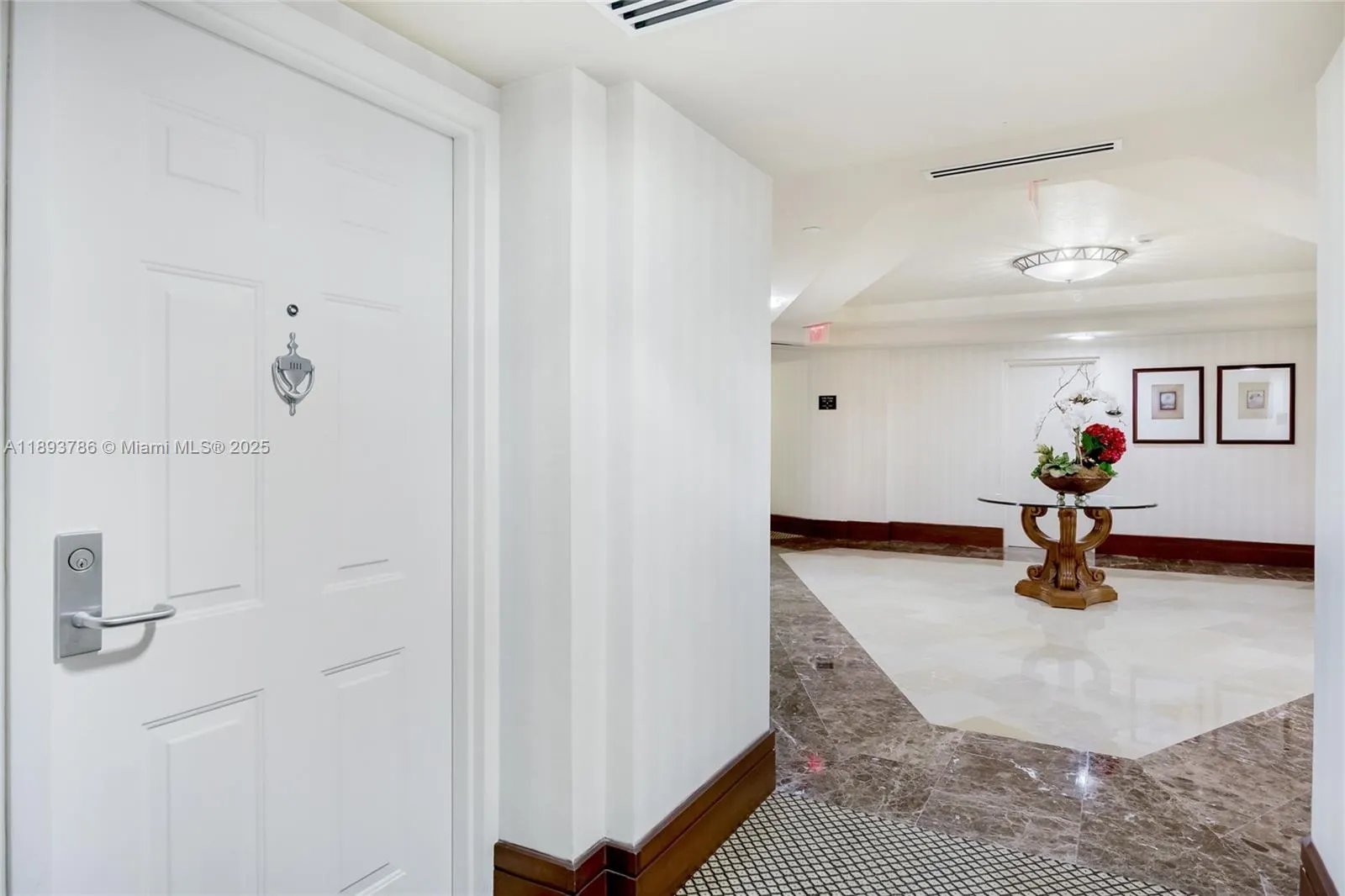 19501 W Country Club Dr, #1111