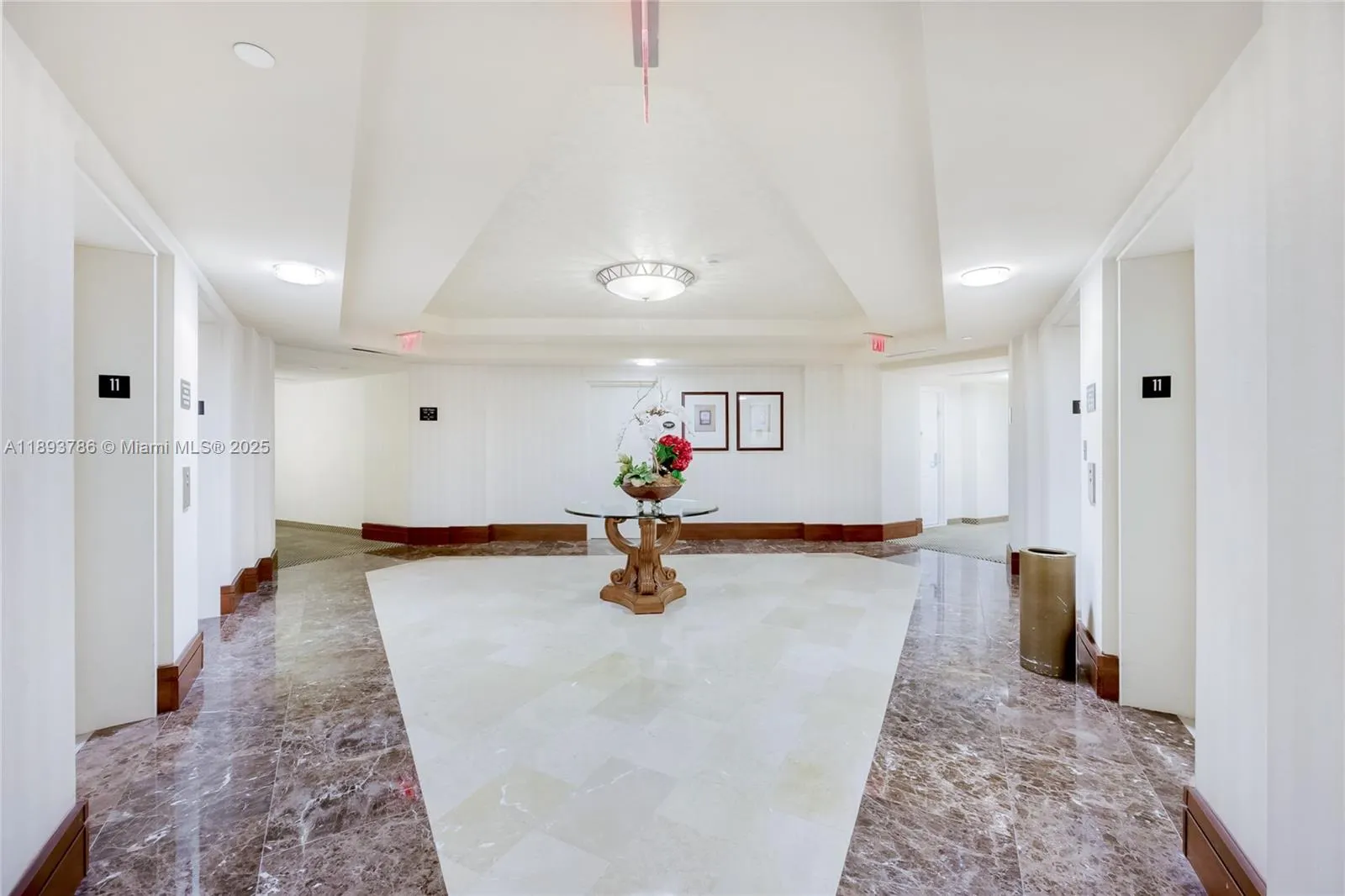 19501 W Country Club Dr, #1111