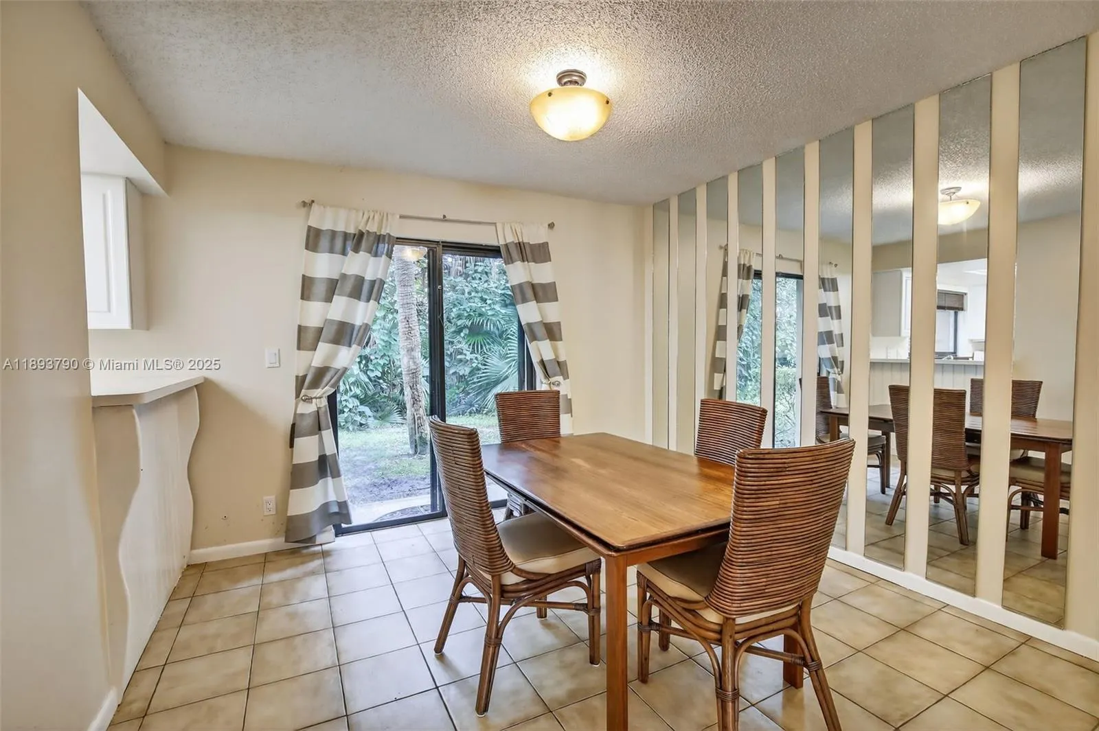 247 Wimbledon Lake Dr