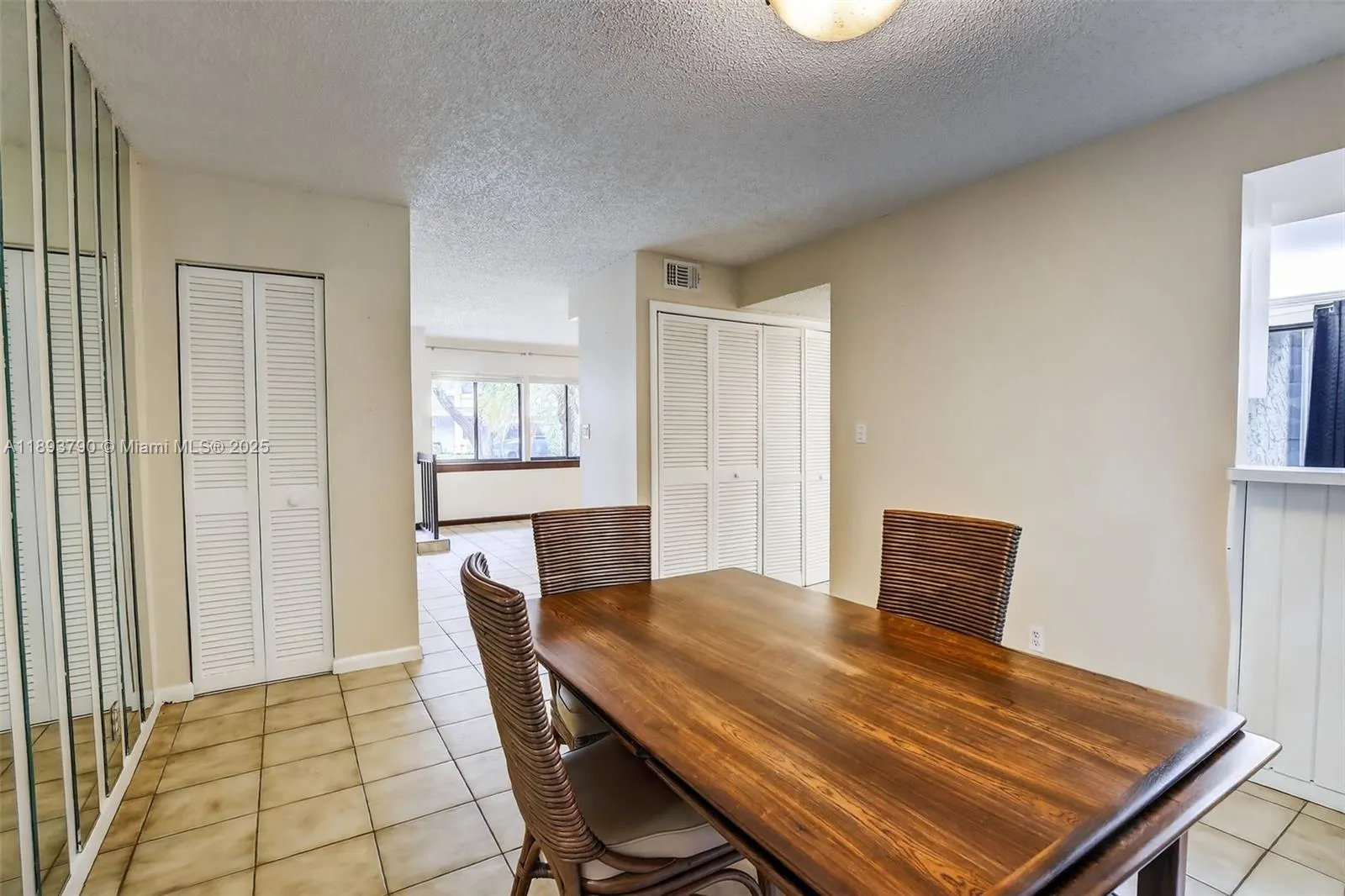 247 Wimbledon Lake Dr