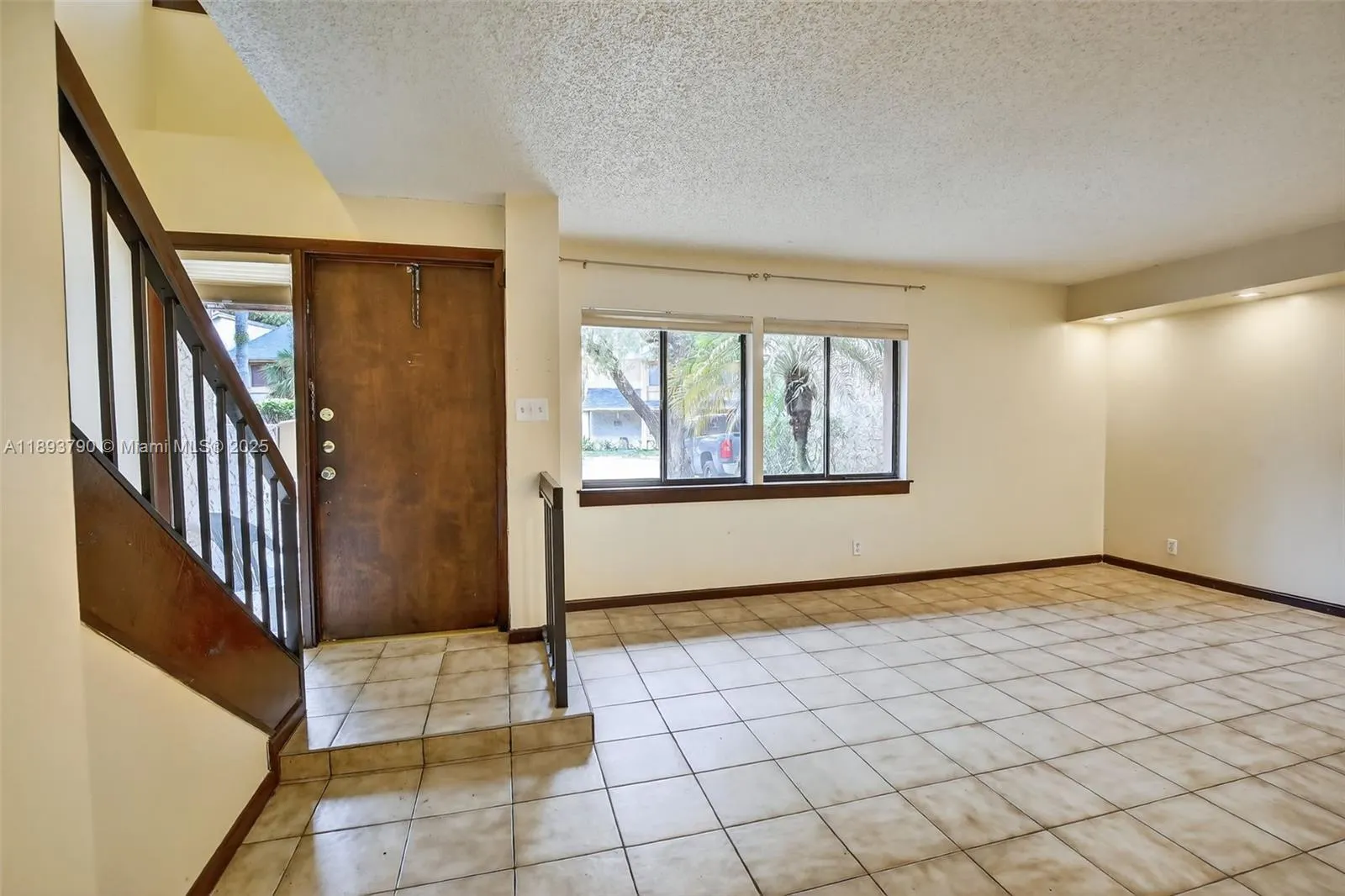 247 Wimbledon Lake Dr