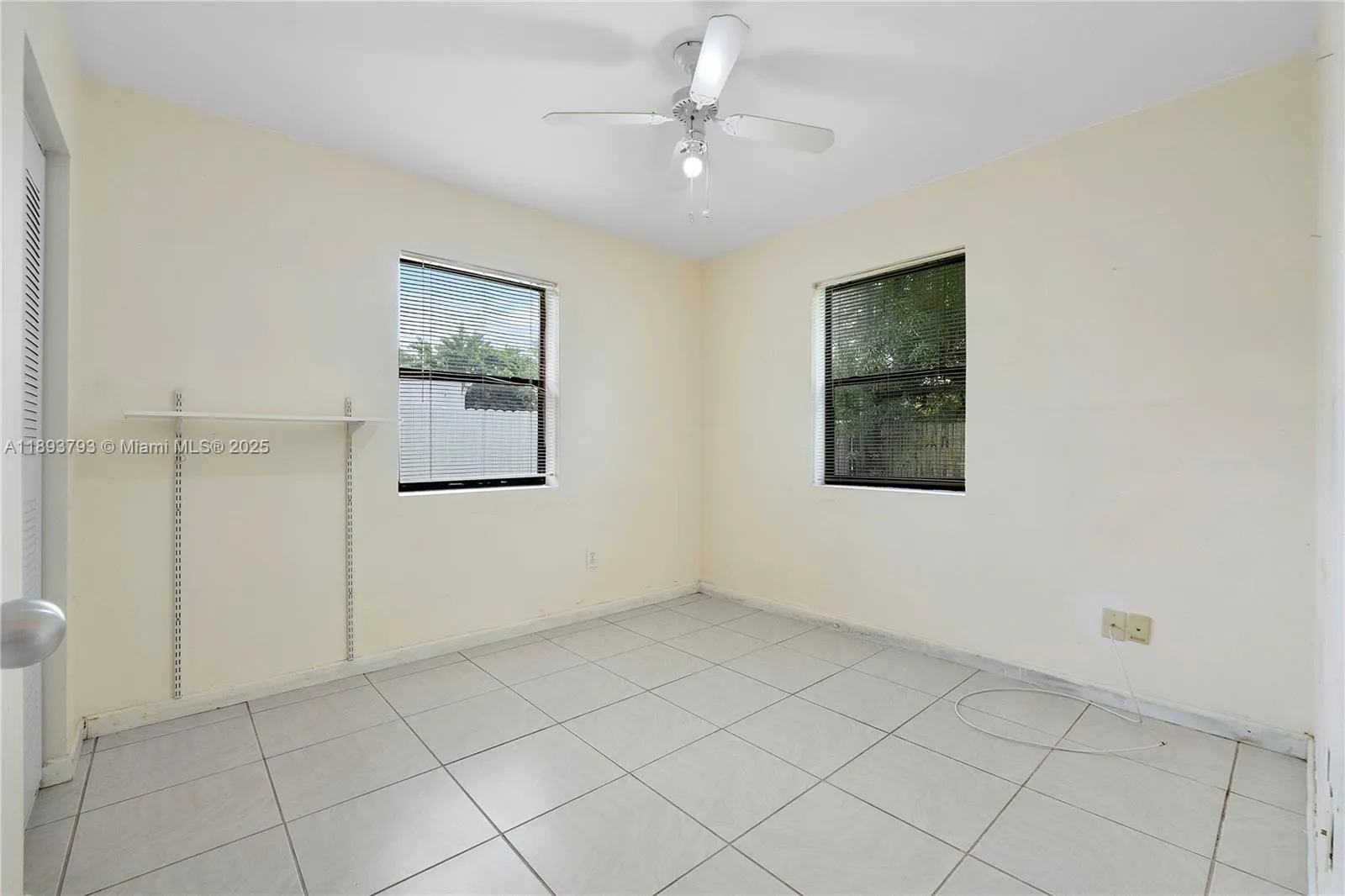 621 SW 5th Ct