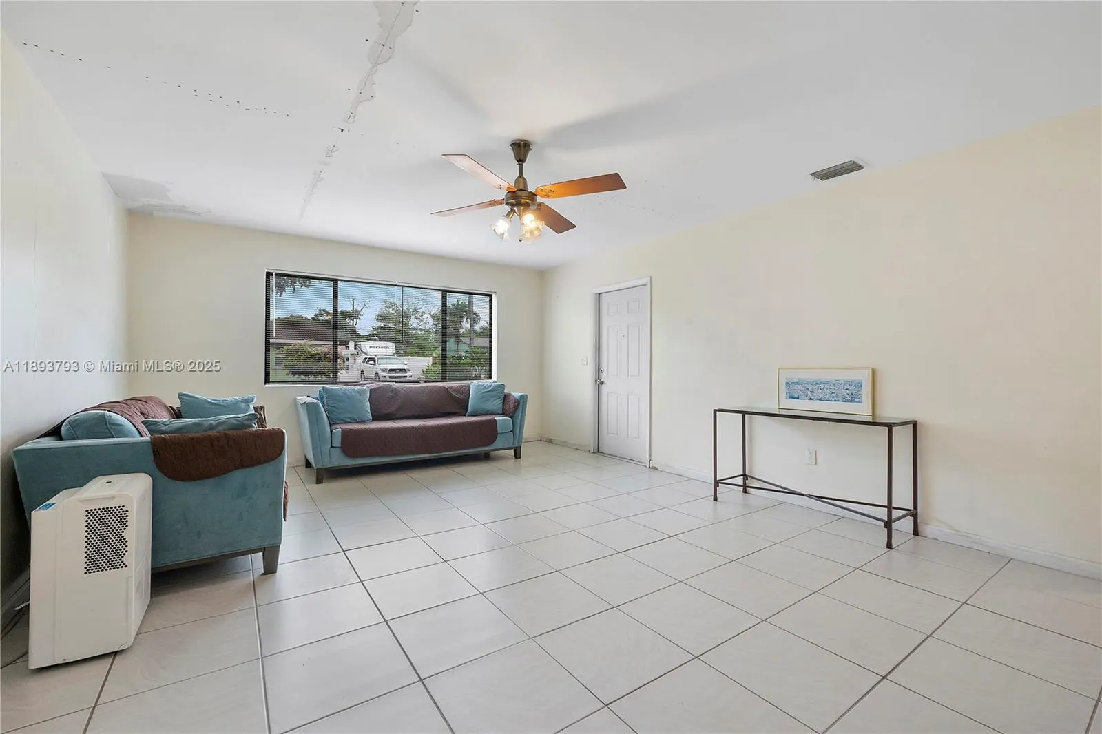 621 SW 5th Ct