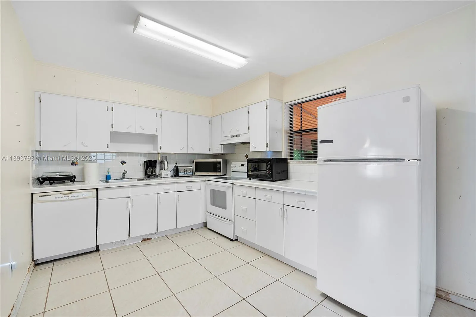621 SW 5th Ct