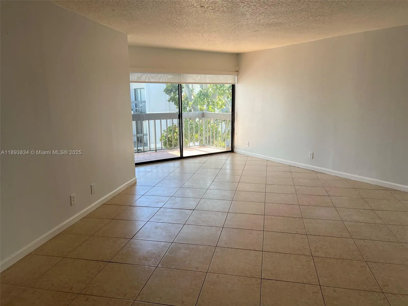 1900 N Congress Ave, #411