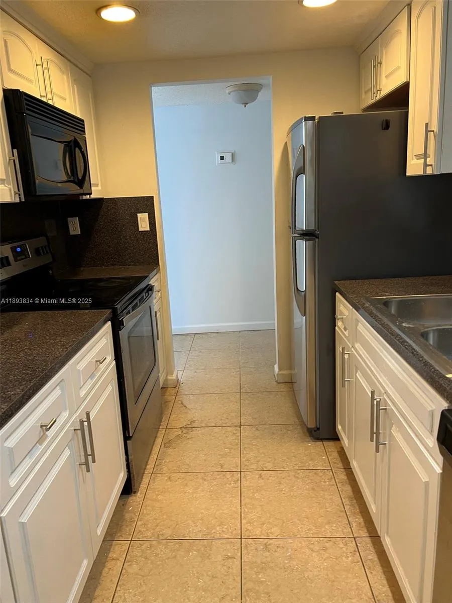 1900 N Congress Ave, #411