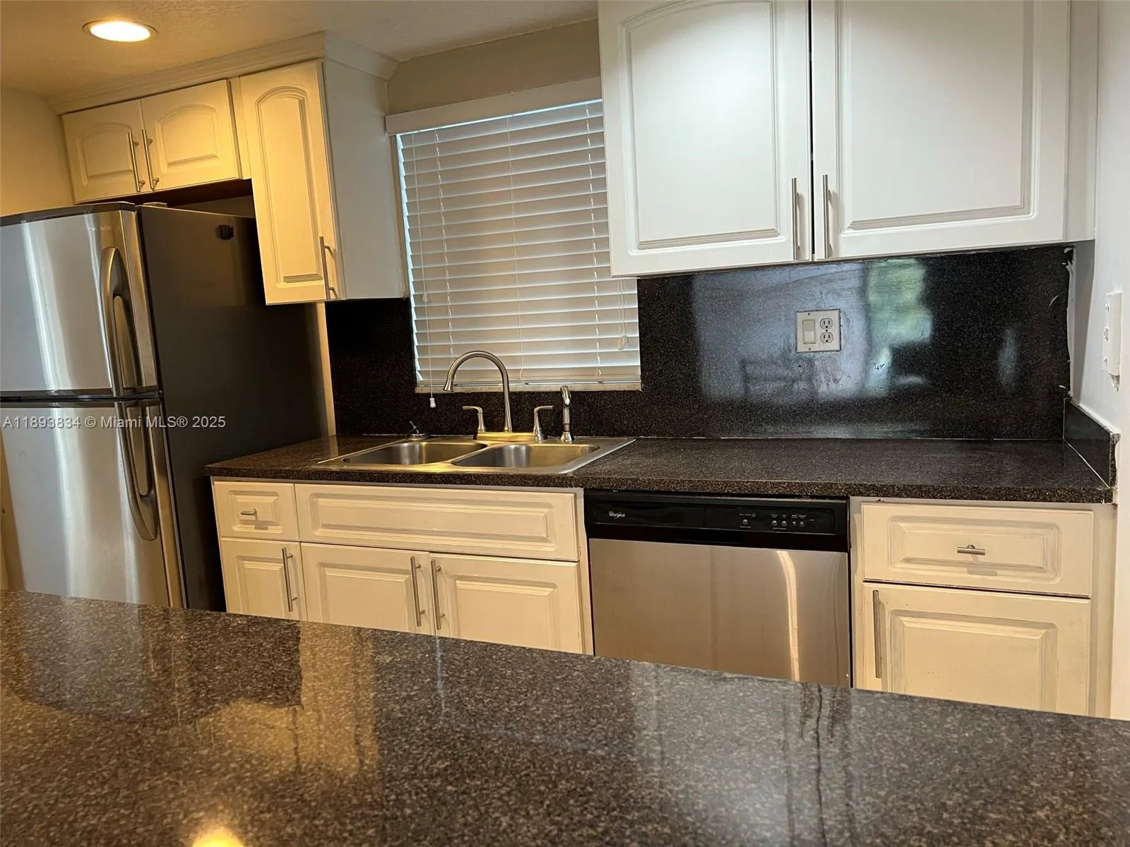1900 N Congress Ave, #411