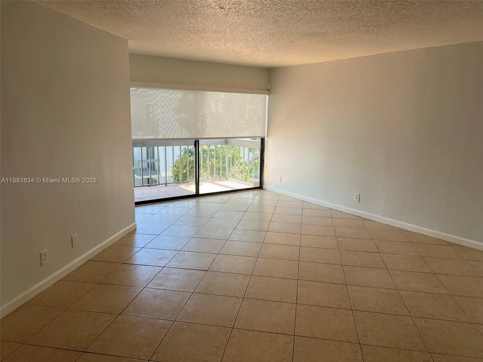 1900 N Congress Ave, #411