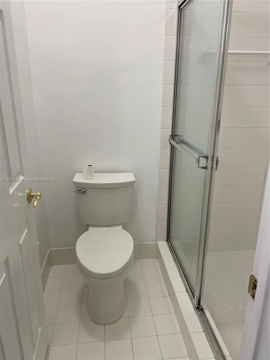 2904 NW 33rd Ter