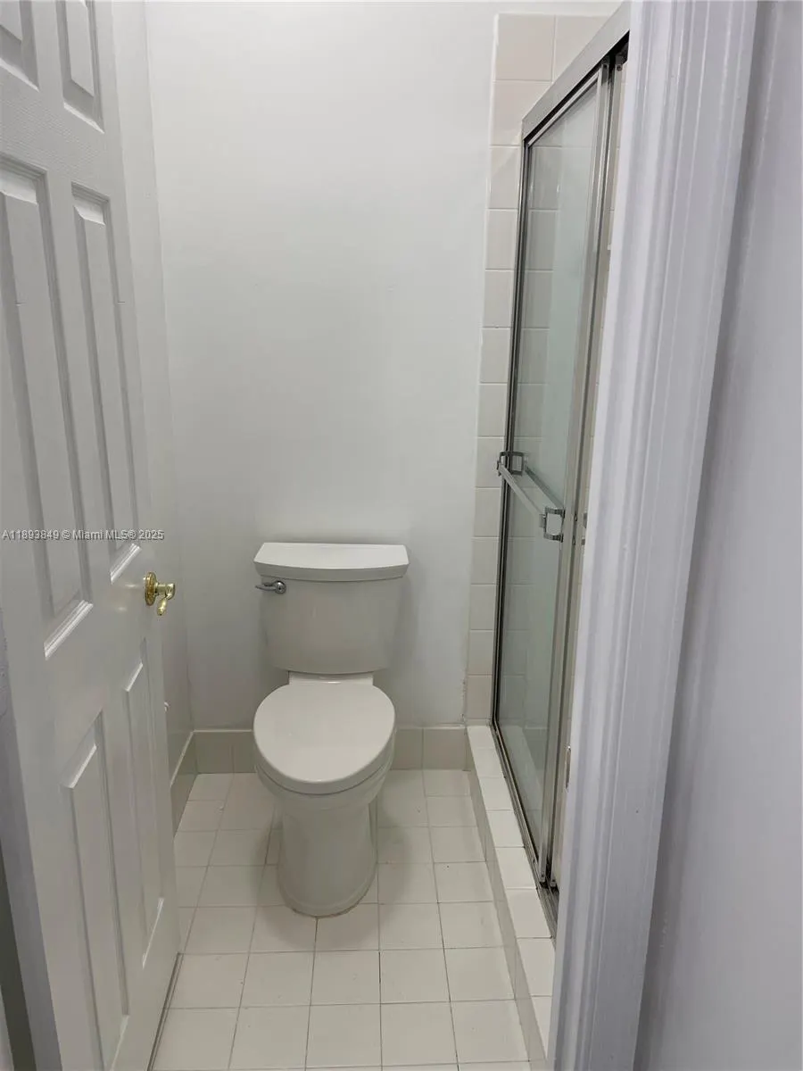 2904 NW 33rd Ter