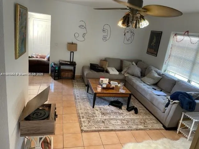 2341 SW 34th Ave