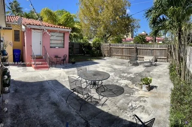 2341 SW 34th Ave