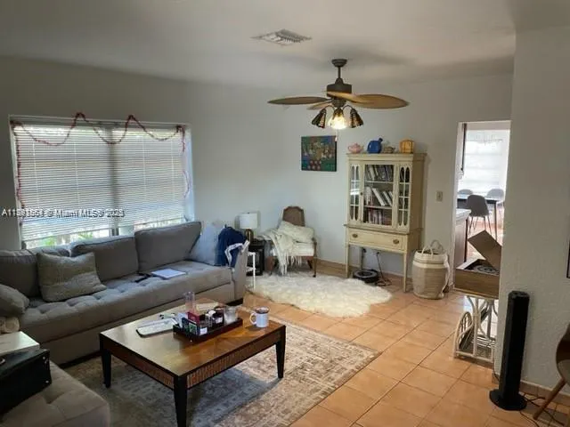 2341 SW 34th Ave