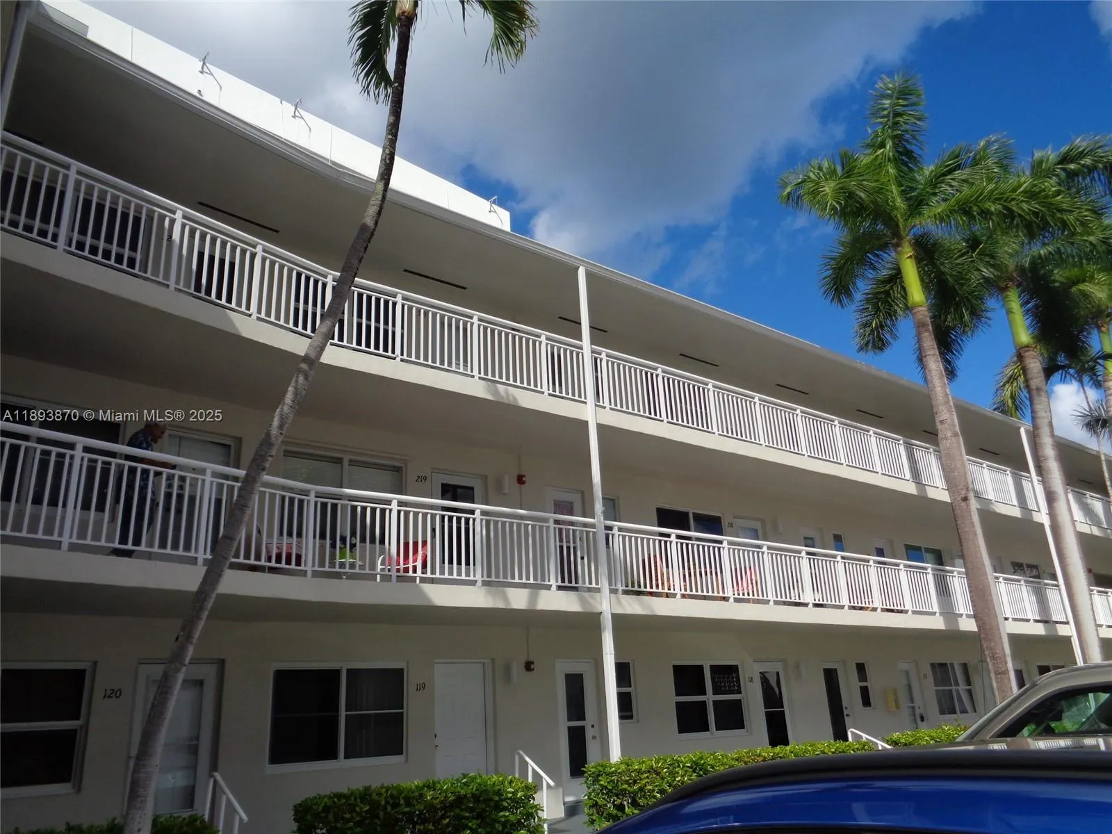 3127 S Ocean Dr, #219