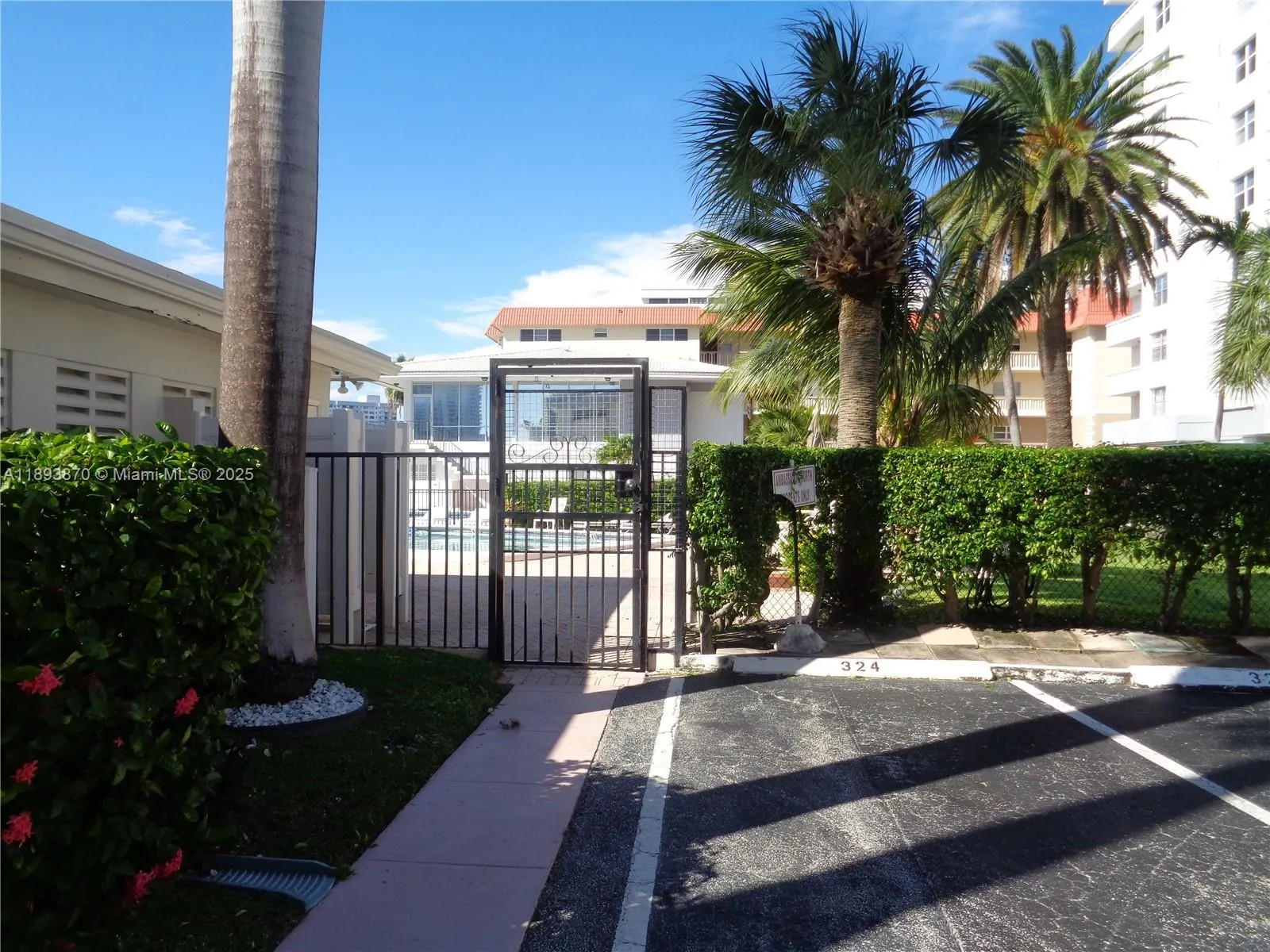 3127 S Ocean Dr, #219