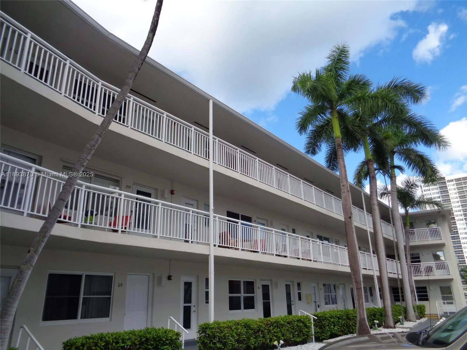 3127 S Ocean Dr, #219