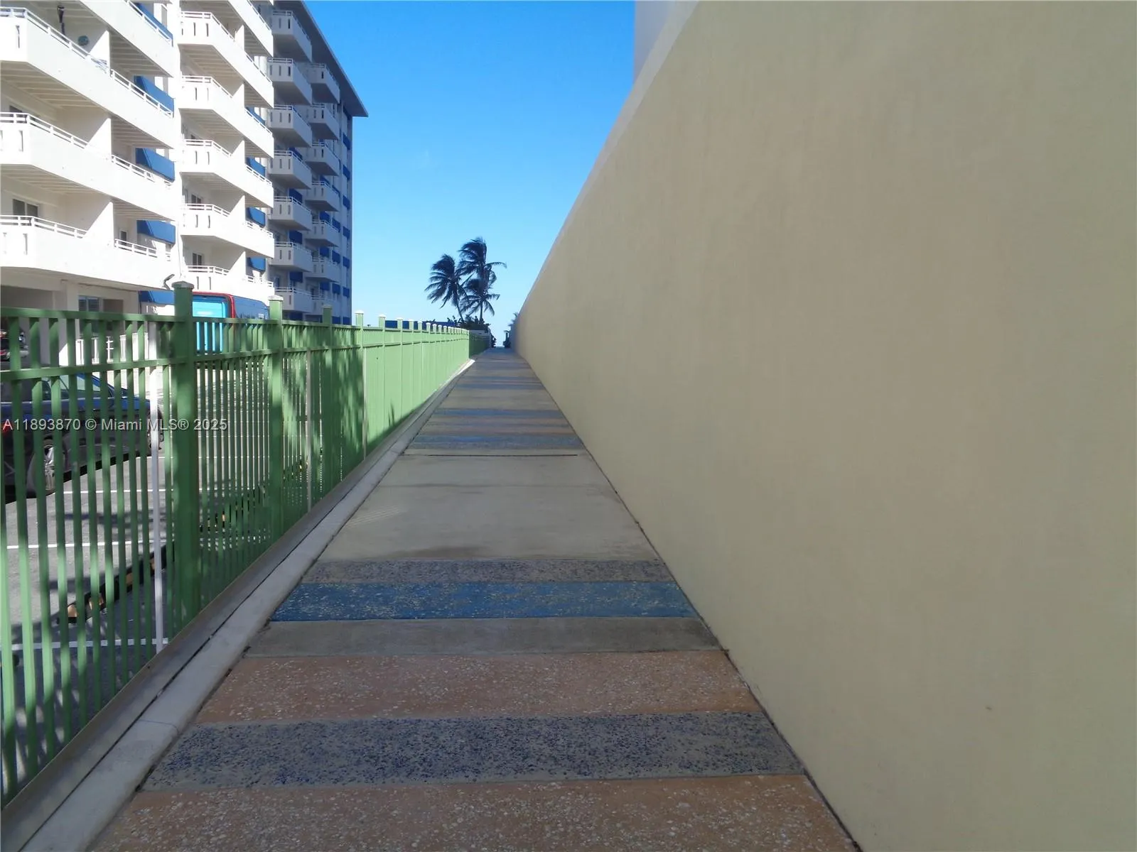 3127 S Ocean Dr, #219