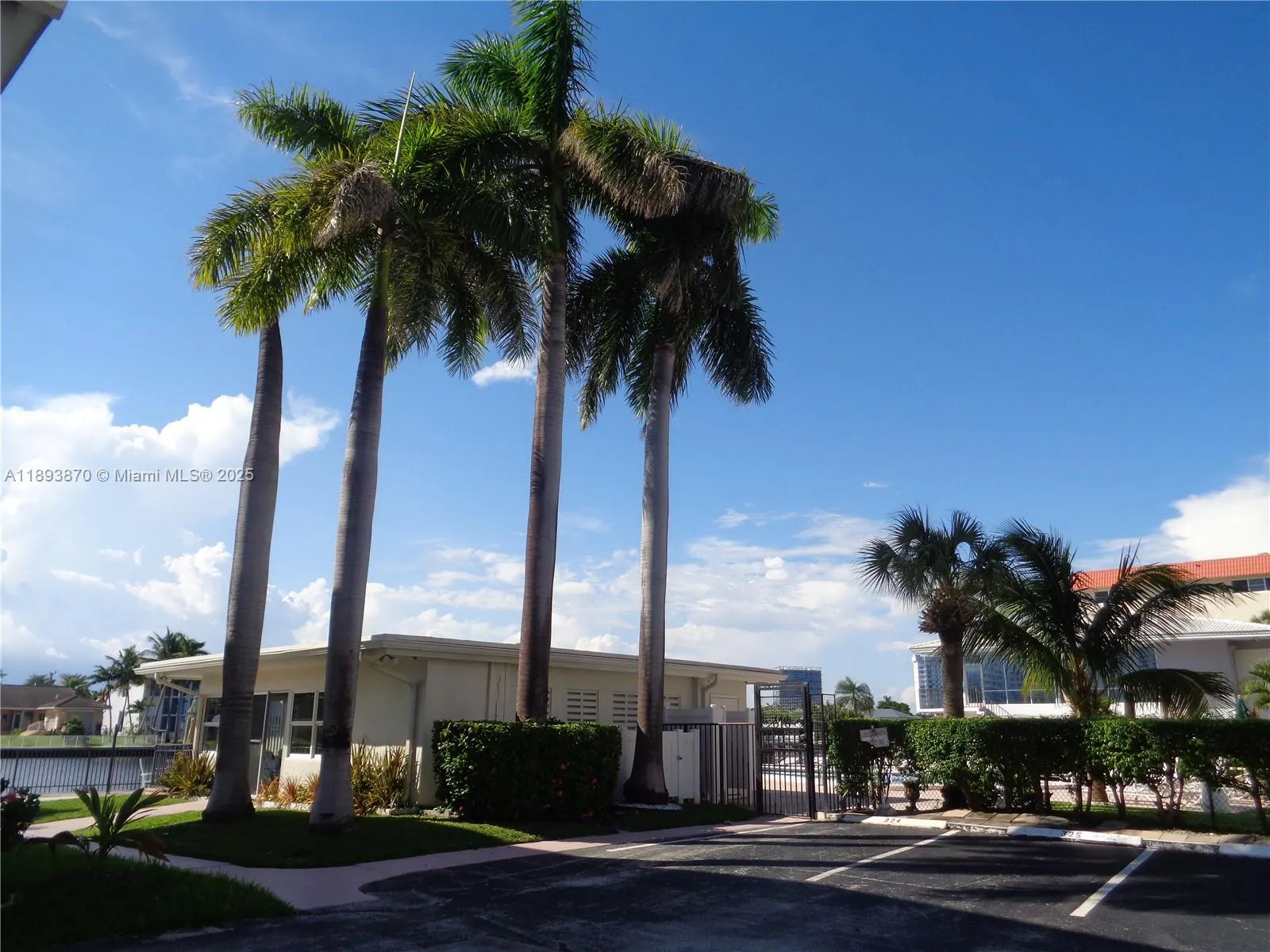 3127 S Ocean Dr, #219
