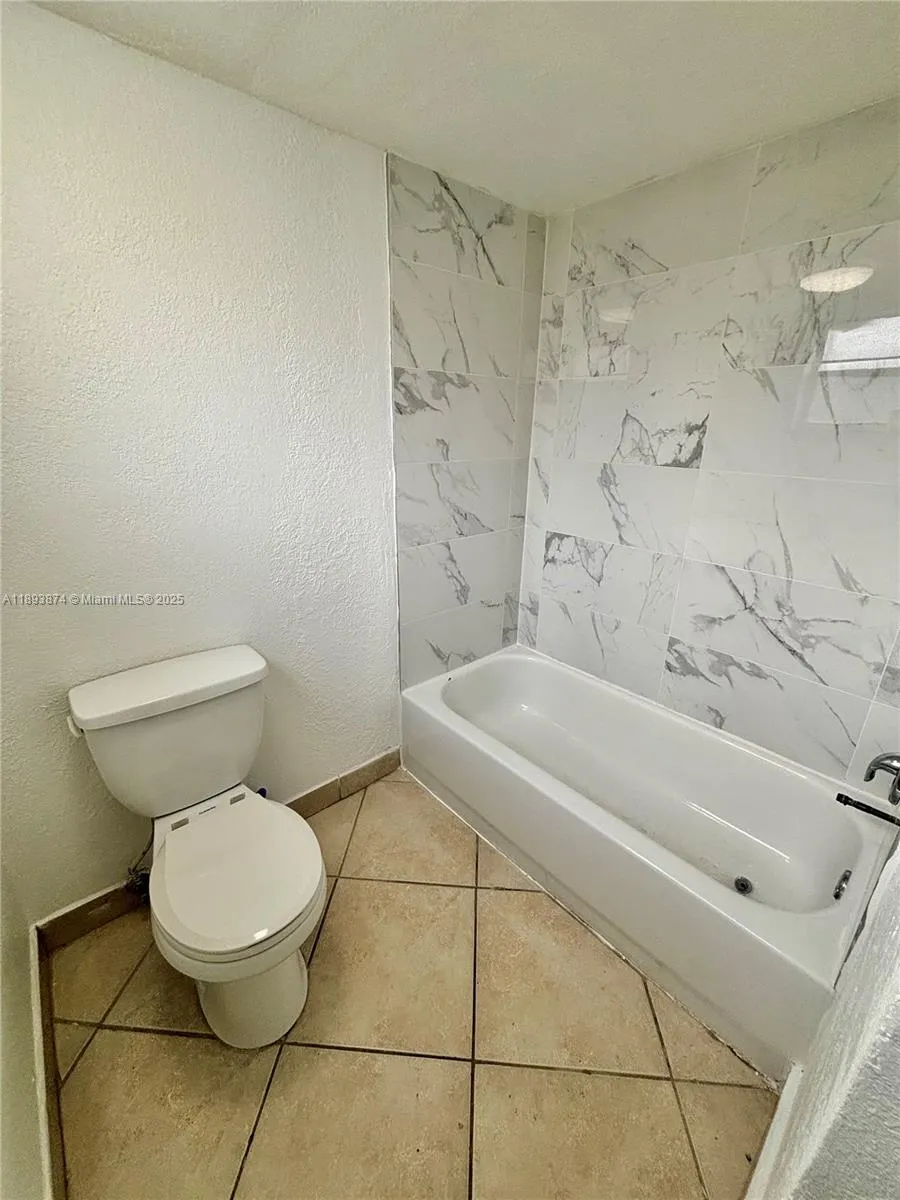 8475 SW 94th St, #211E