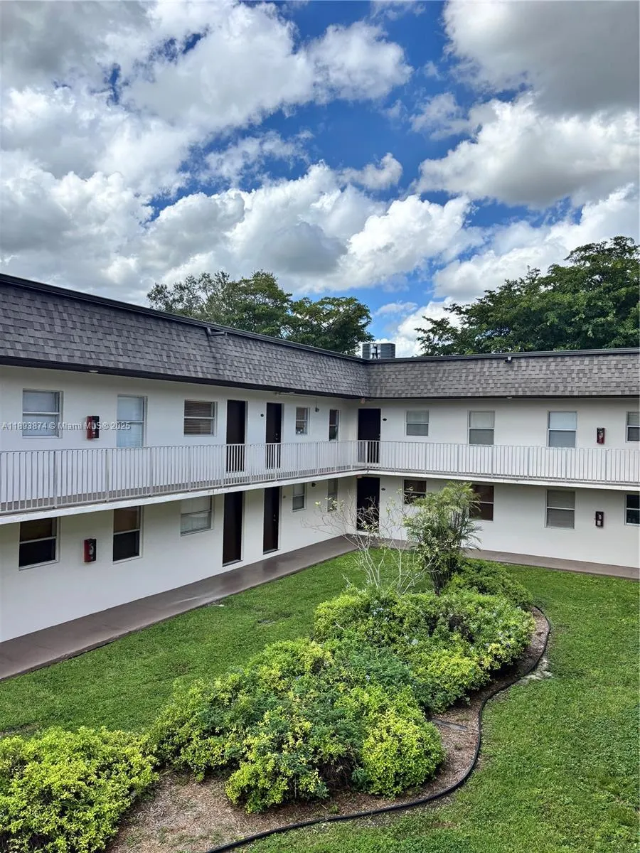 8475 SW 94th St, #211E