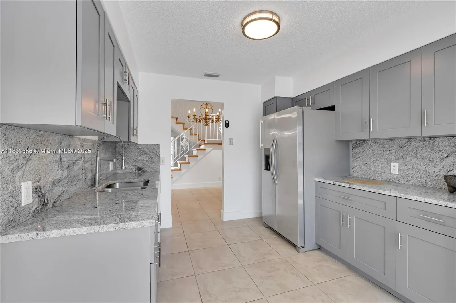 1194 Hillsboro Mile, #72