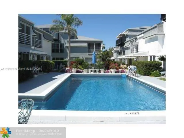 1194 Hillsboro Mile, #72