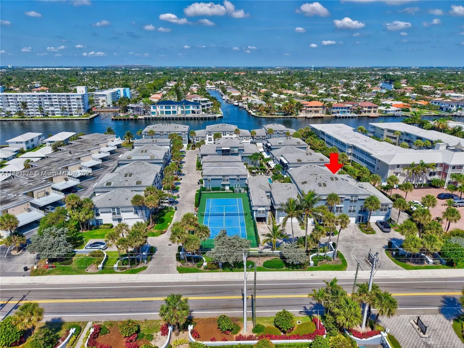 1194 Hillsboro Mile, #72
