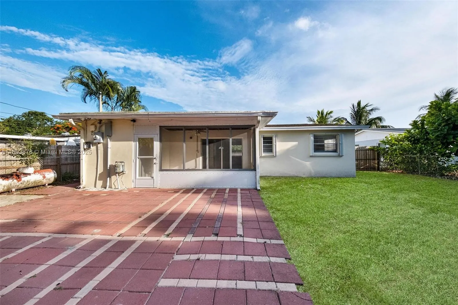 3589 Island Rd