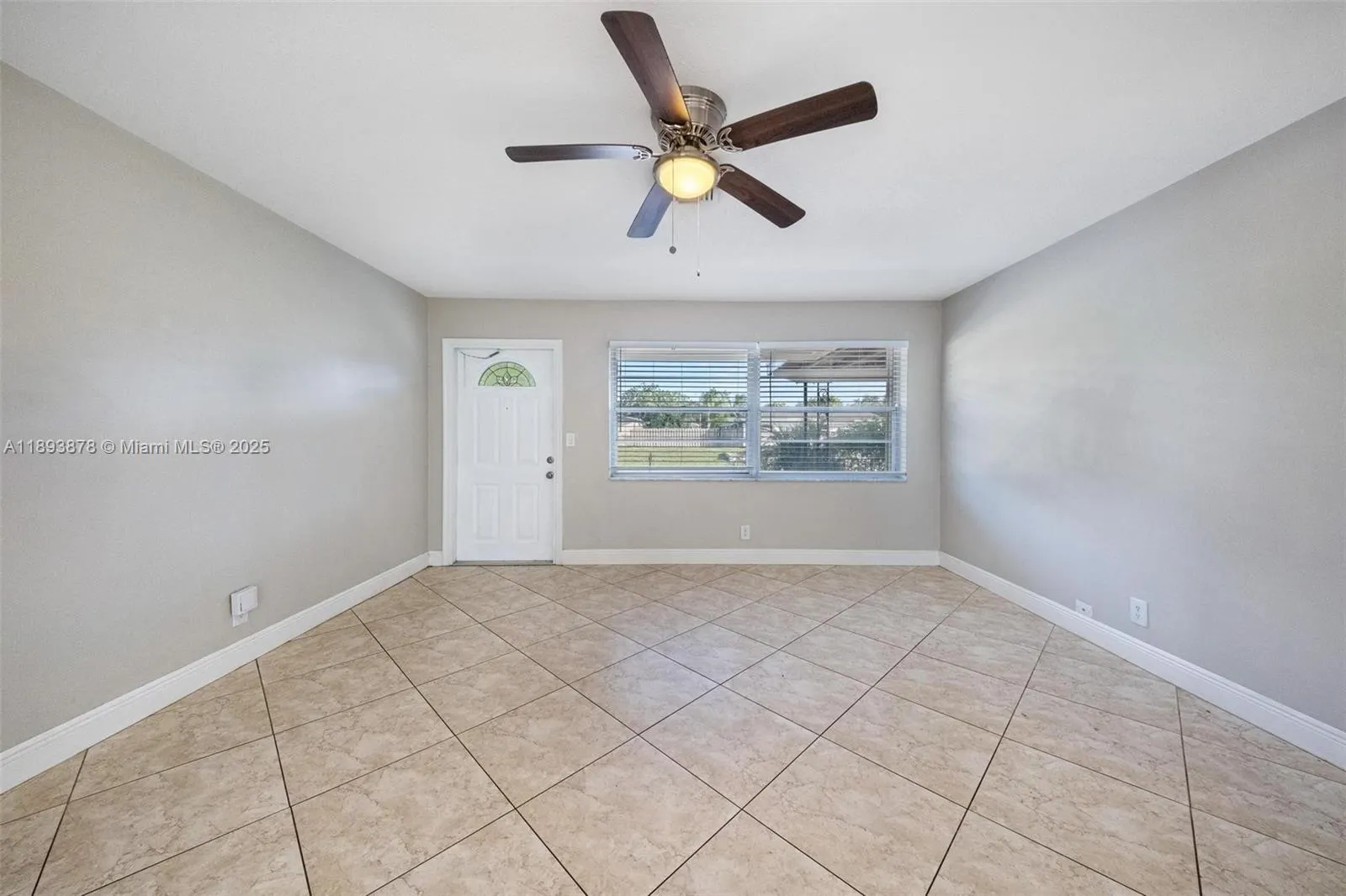 3589 Island Rd