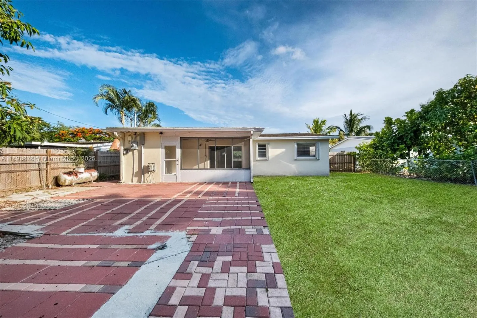3589 Island Rd