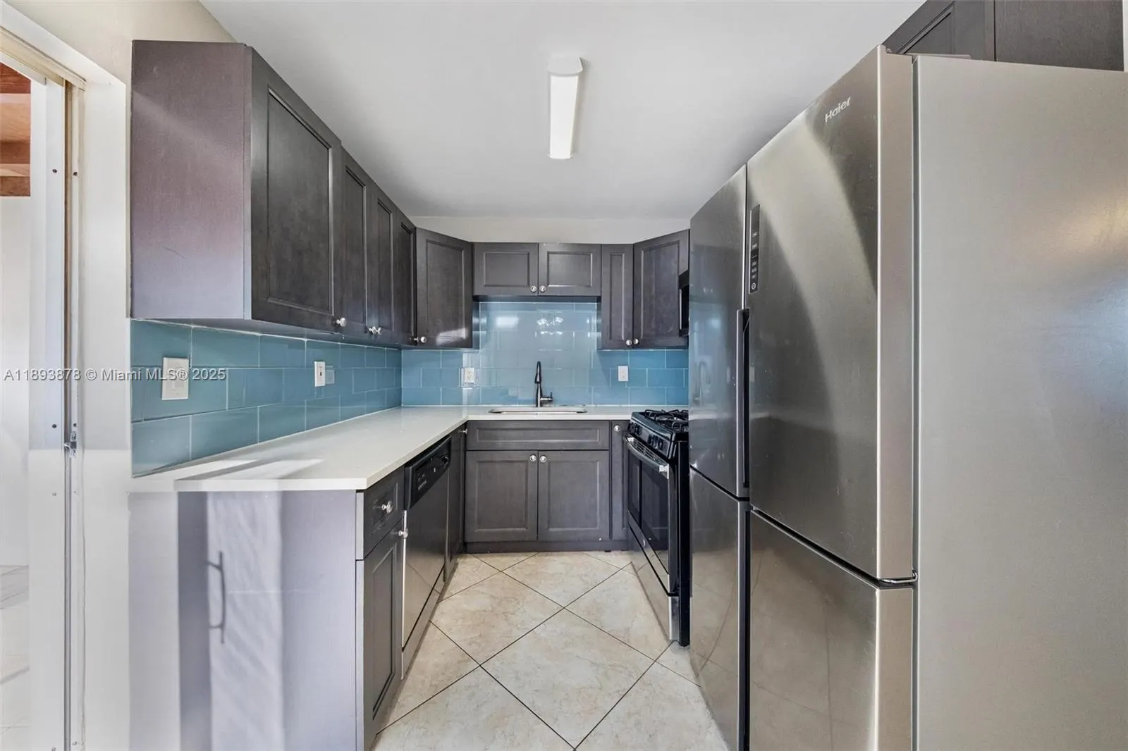 3589 Island Rd