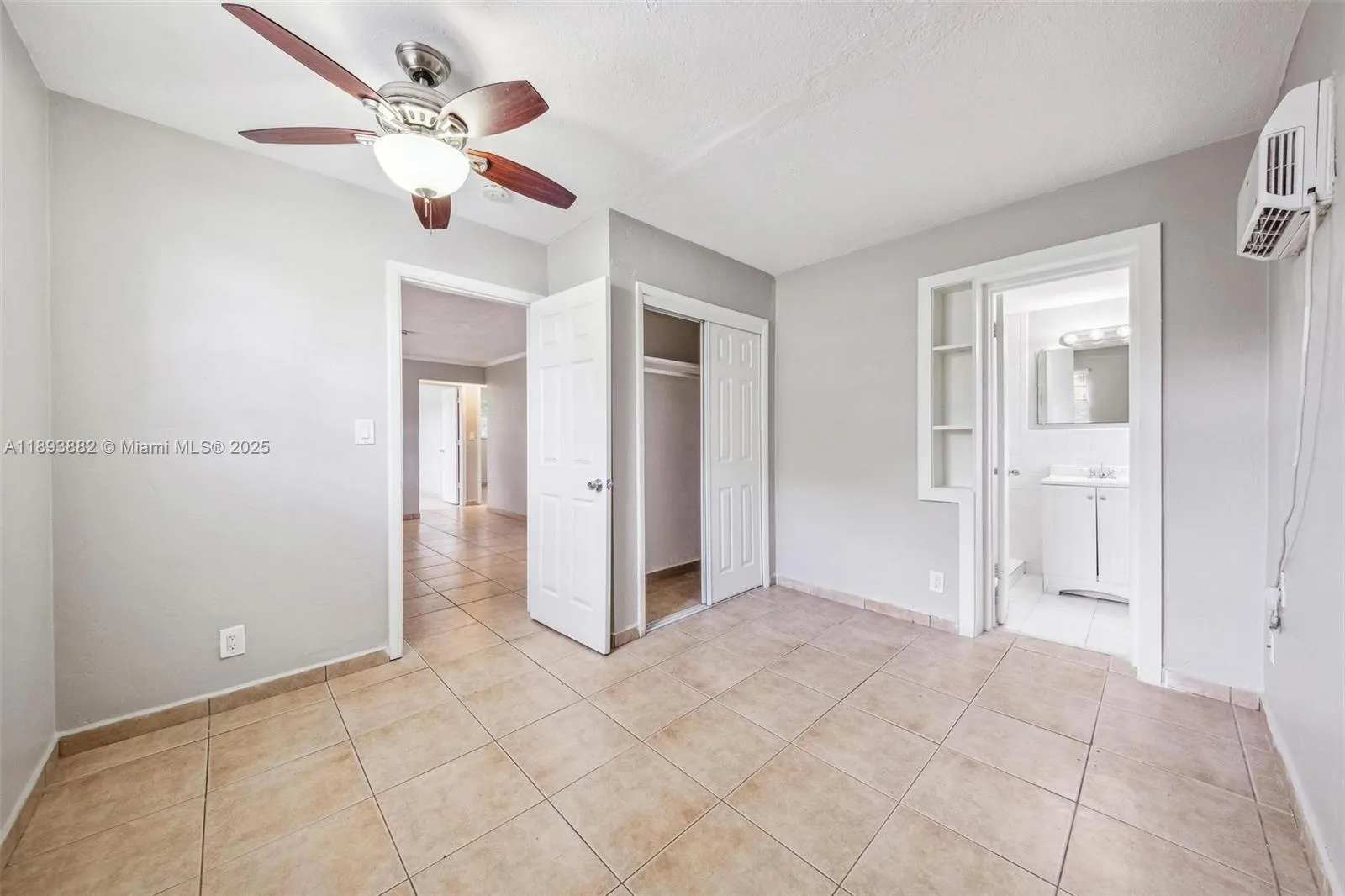 5720 SW 40th Ct