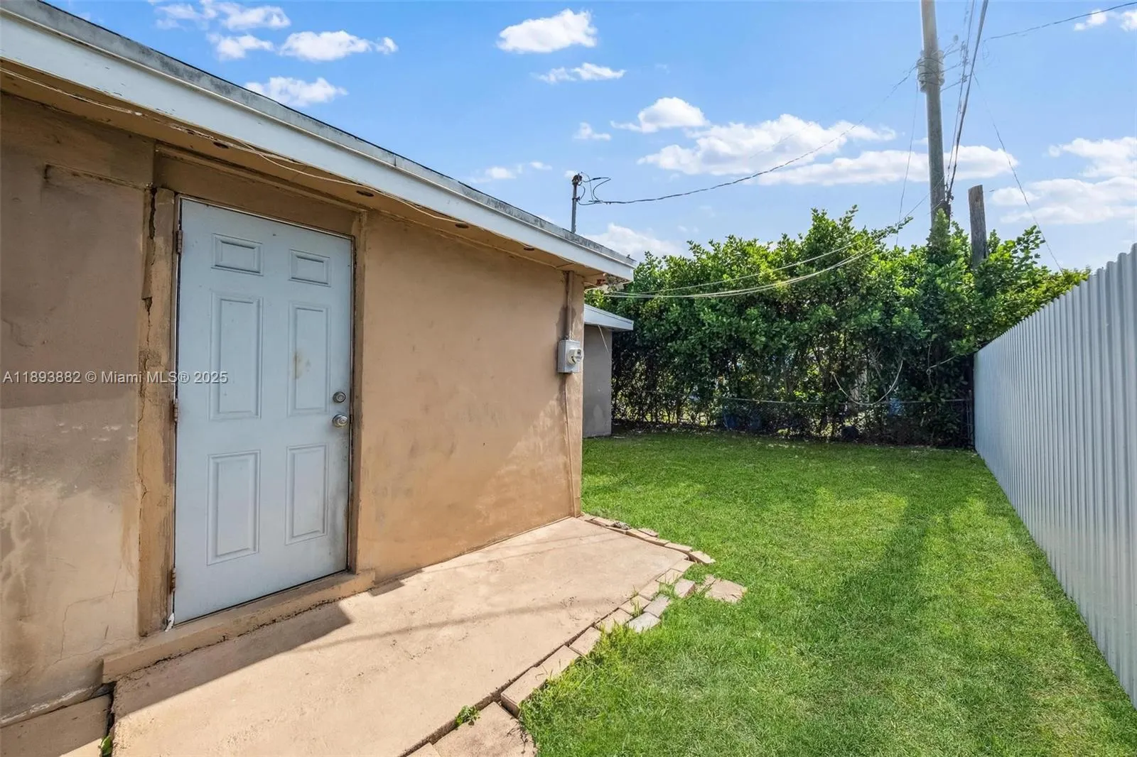 5720 SW 40th Ct