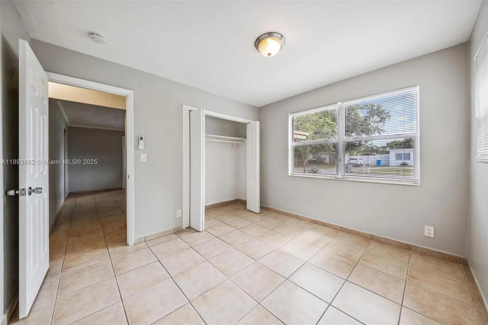 5720 SW 40th Ct