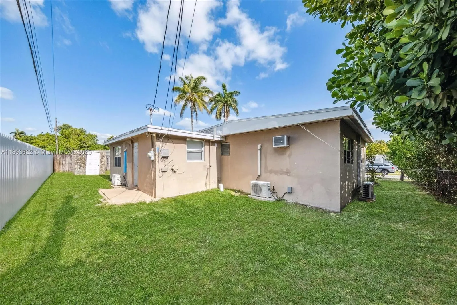 5720 SW 40th Ct