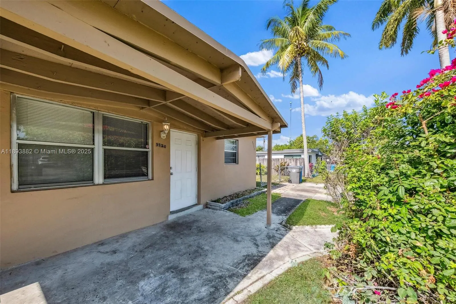 5720 SW 40th Ct