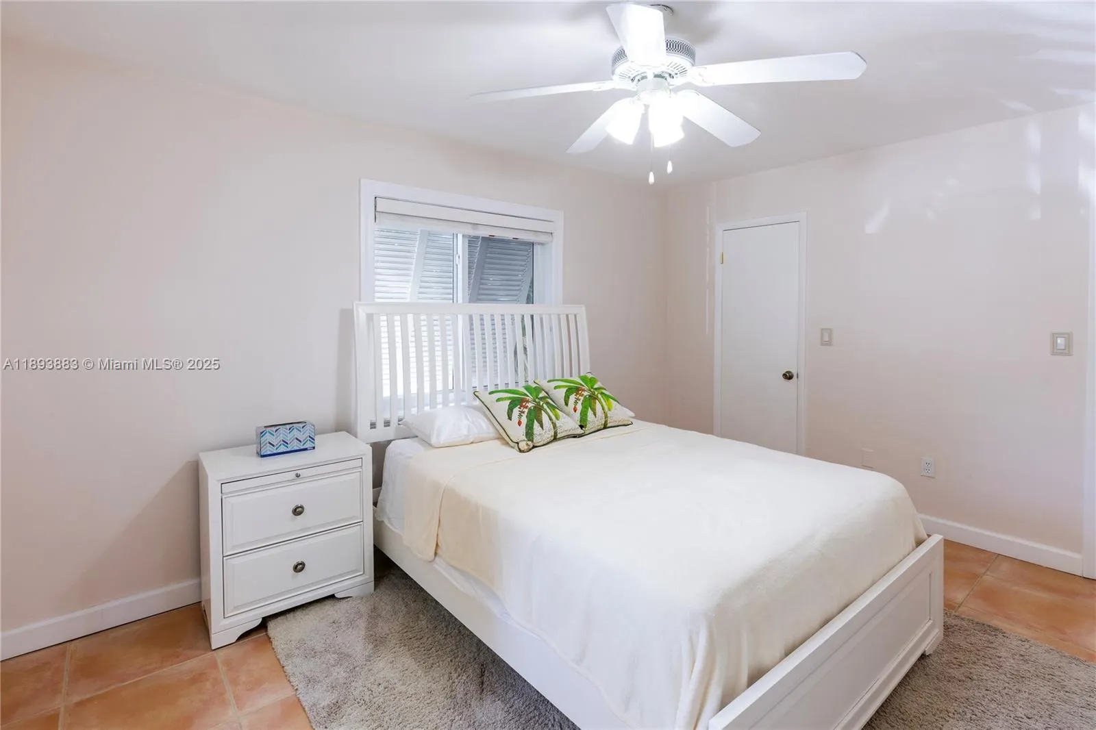 6815 Edgewater Dr, #108