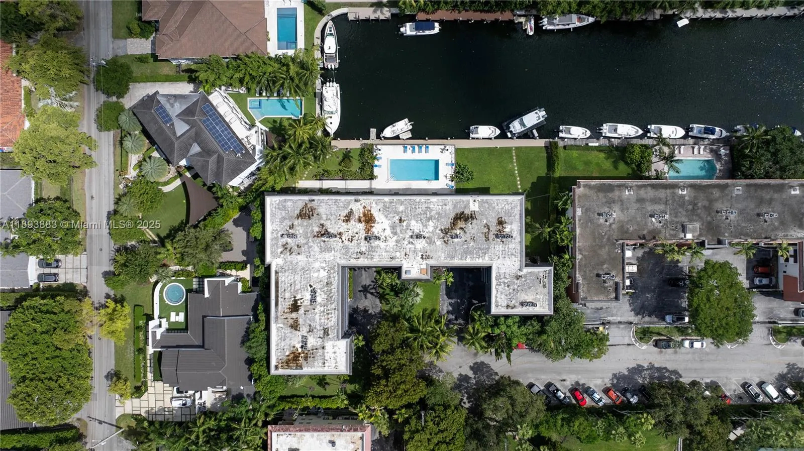 6815 Edgewater Dr, #108