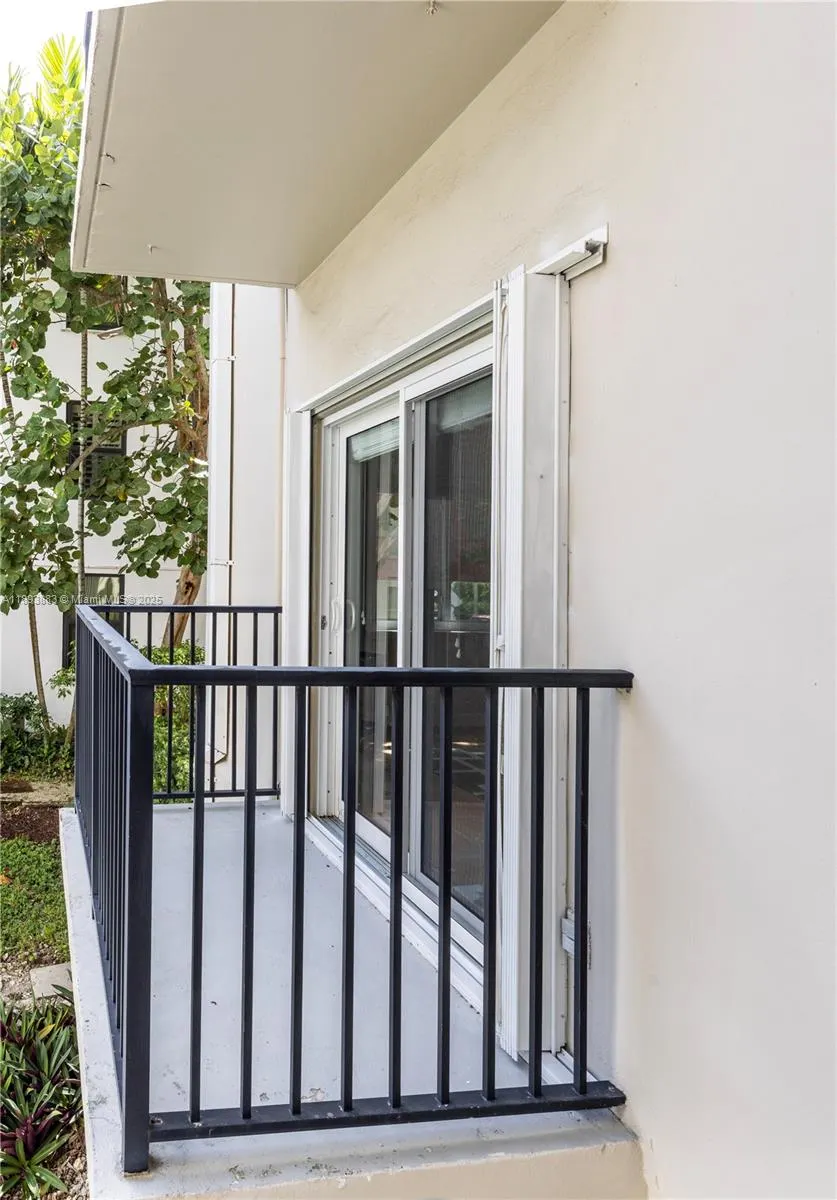 6815 Edgewater Dr, #108