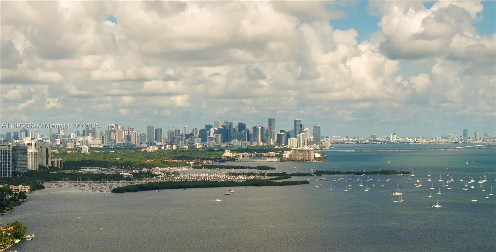 6815 Edgewater Dr, #108