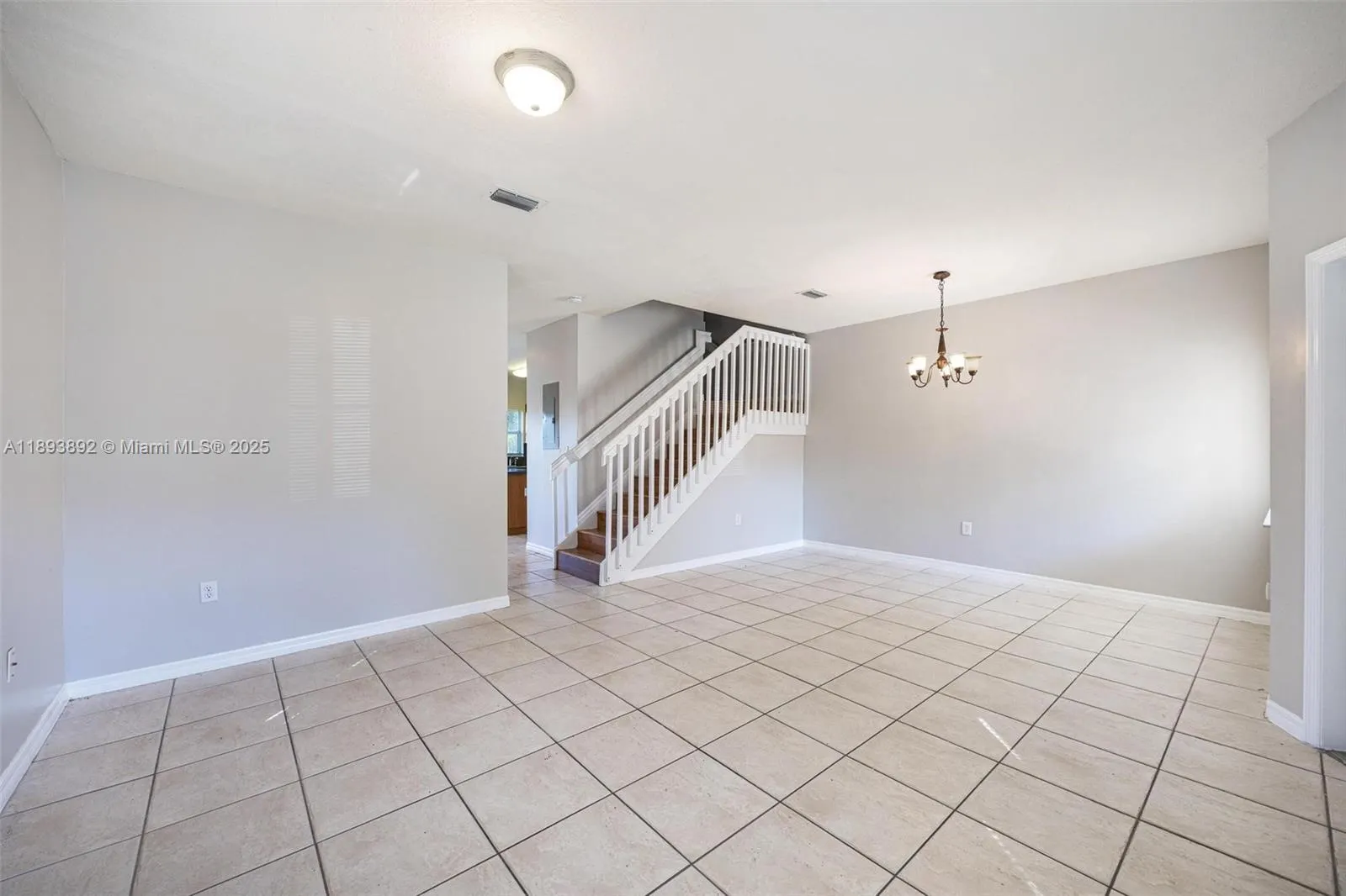 2956 SE 15th Ter