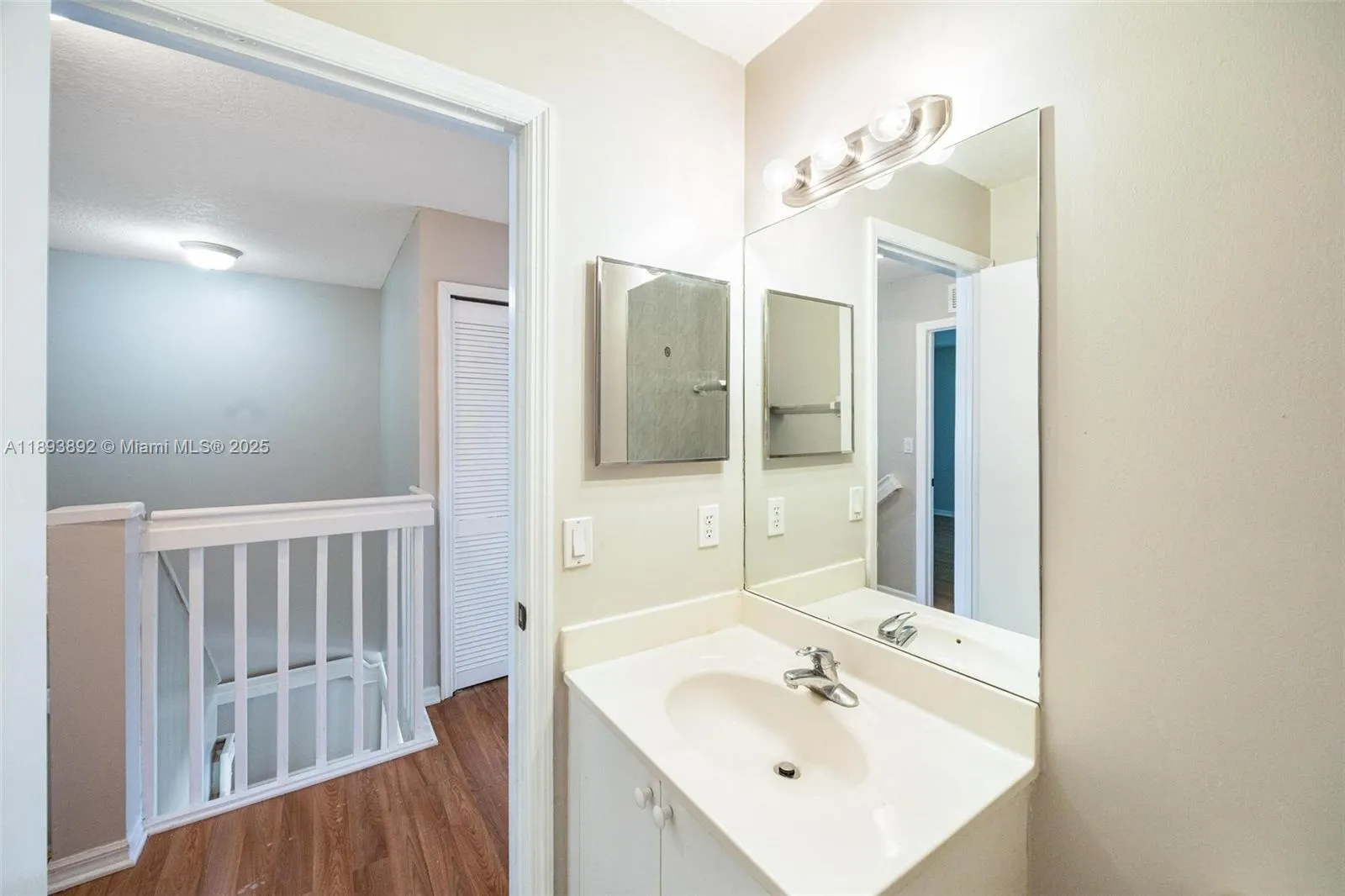 2956 SE 15th Ter