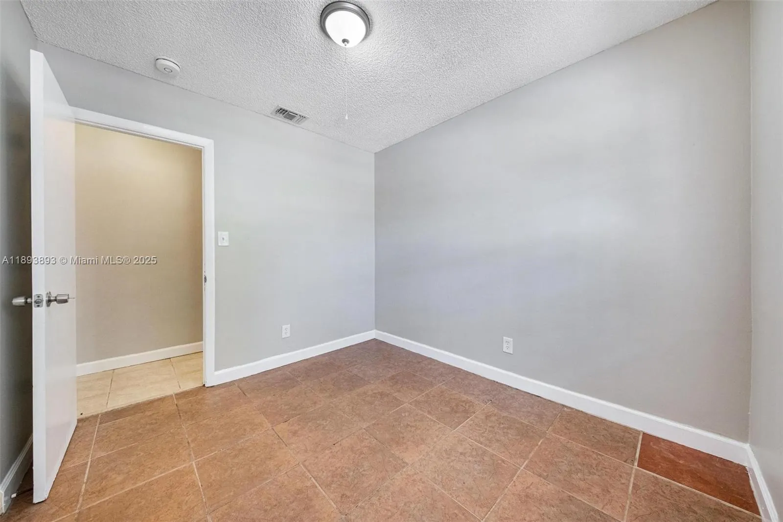 540 NW 7th Ter